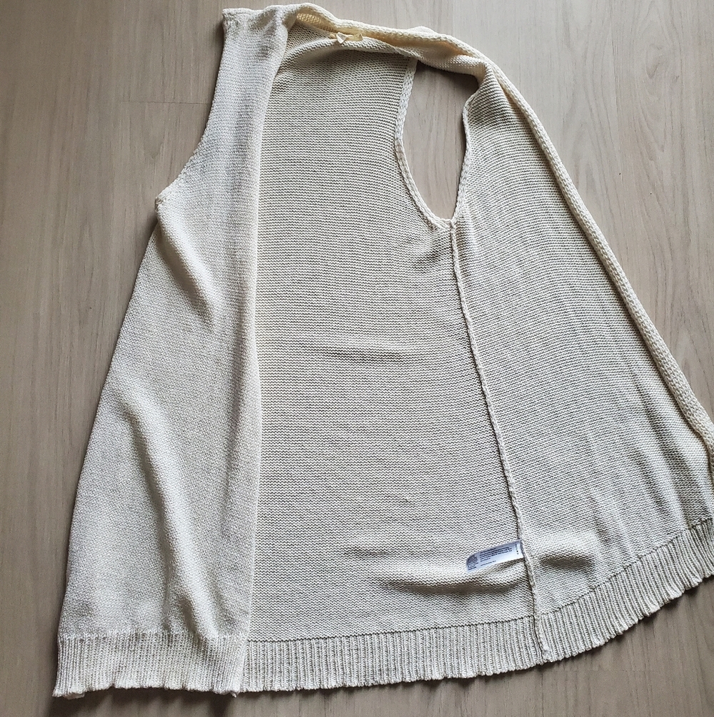 Elegant Cream Sleeveless Sweater Vest - Picture 4 of 7